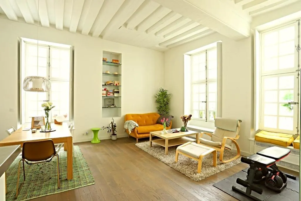 Luxurious Apartment In Le Marais Paris 0*,