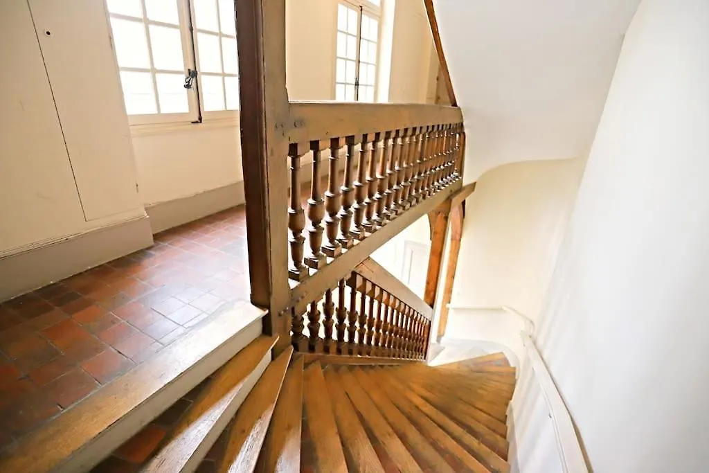 Luxurious Apartment In Le Marais Paris